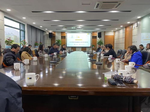 民盟浙江科技学院委员学习全国两会精神