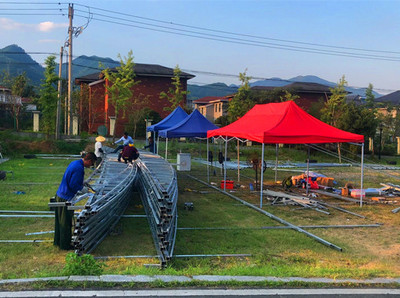 发现新亮点:推拉式伸缩棚雨棚用于学生通道[百佳遮阳篷]